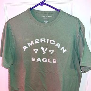 American Eagle Green Guys Large Graphic T-Shirt